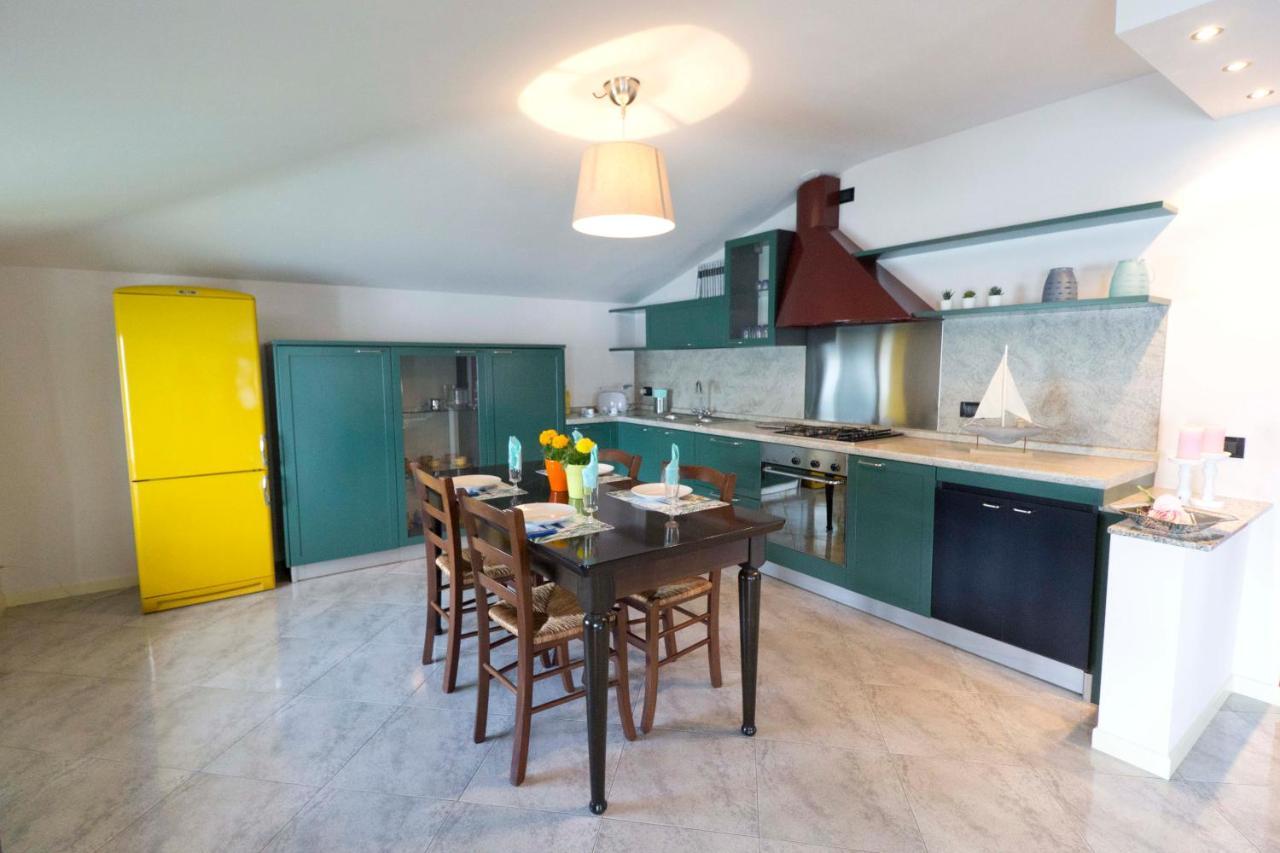 L'Ora Apartment มาโรเน ภายนอก รูปภาพ