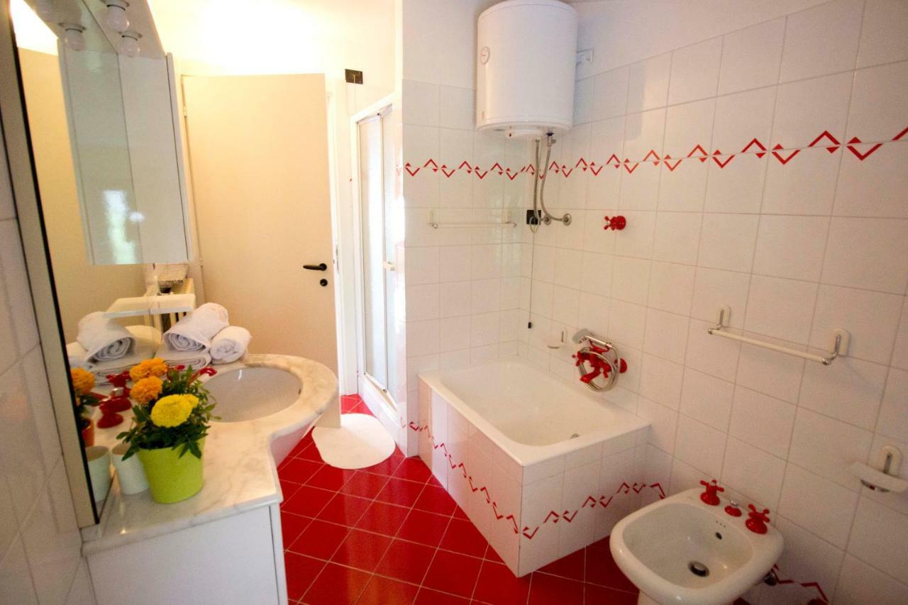 L'Ora Apartment มาโรเน ภายนอก รูปภาพ
